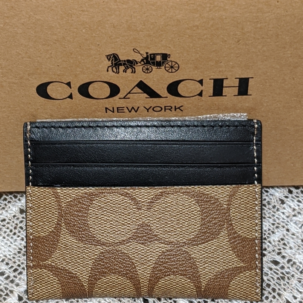 NWT Coach Card Case with Thumper - Picture 4 of 4